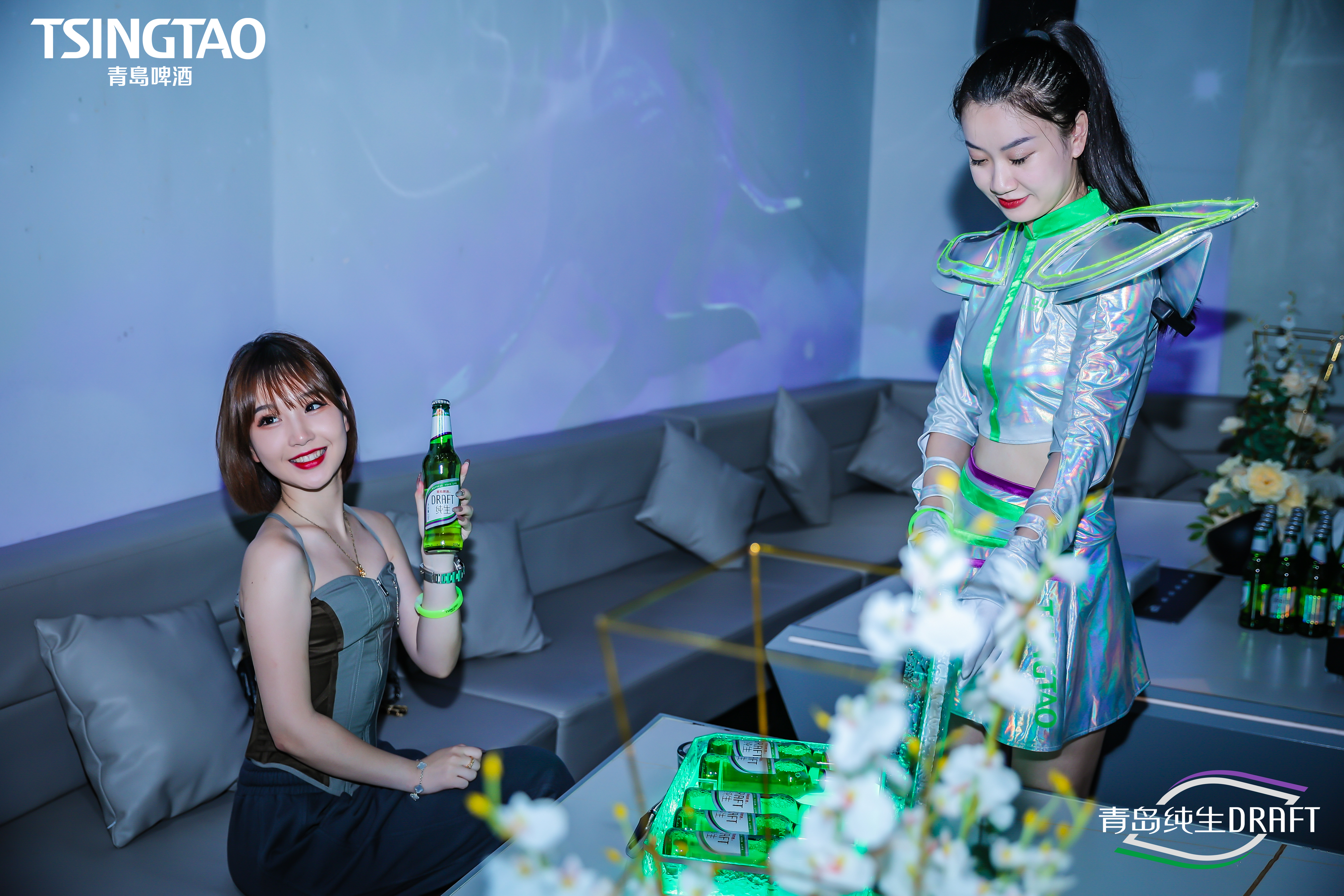 酒吧派对巡游活动