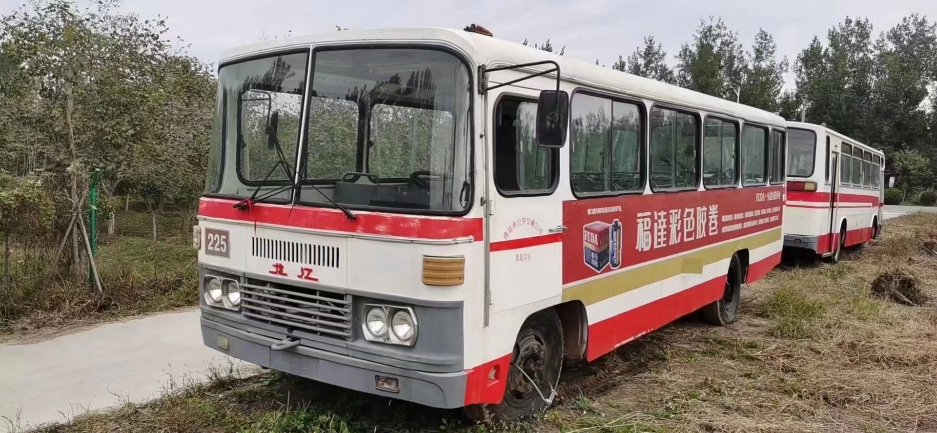 80年代公交车大巴车影视道具车