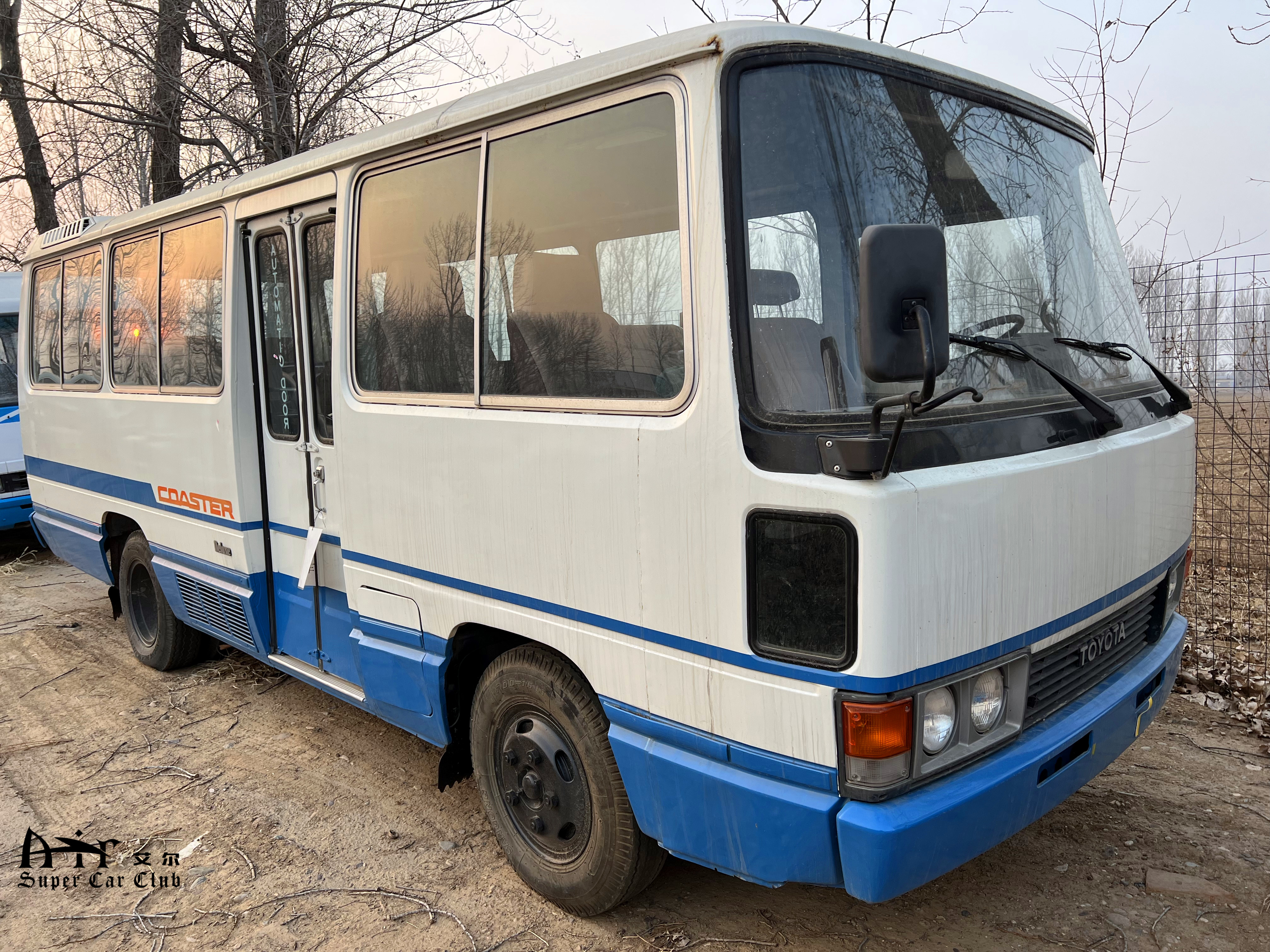 80年代公交车大巴车影视道具车