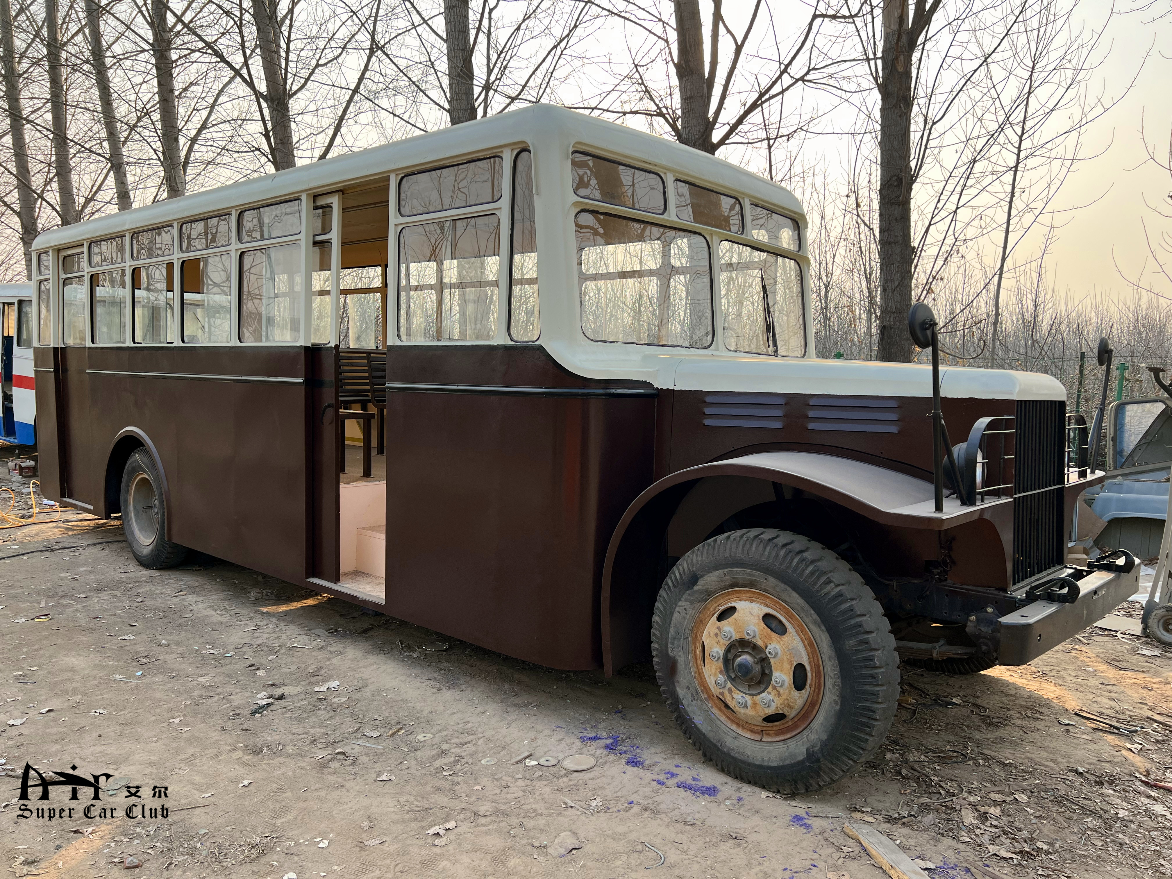 80年代公交车大巴车影视道具车
