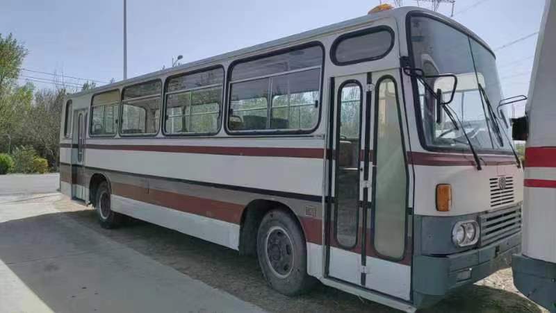 80年代公交车大巴车影视道具车