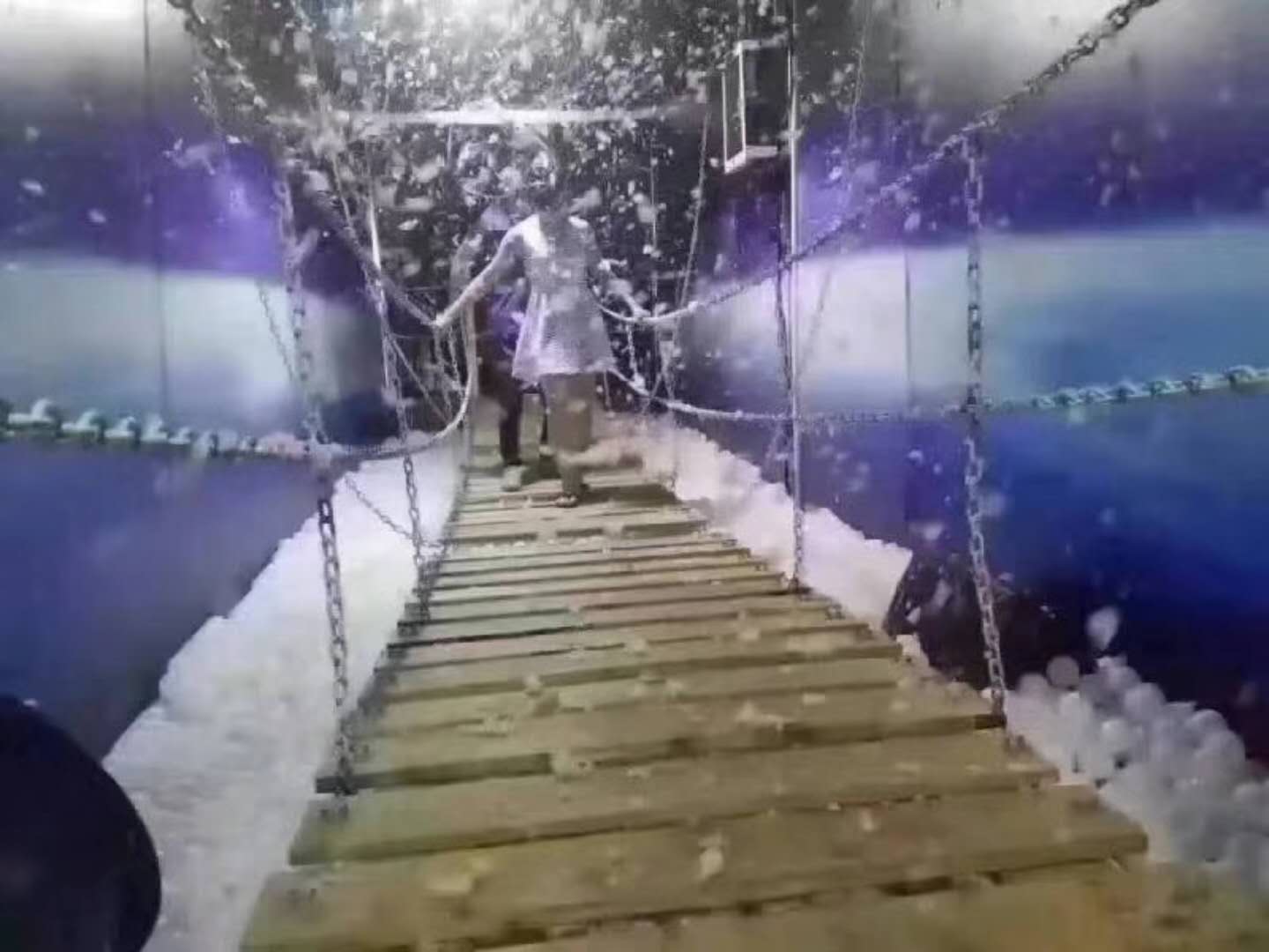 vr游戏设备租赁飞船 热气球 雪山 节奏光剑儿童节游乐园