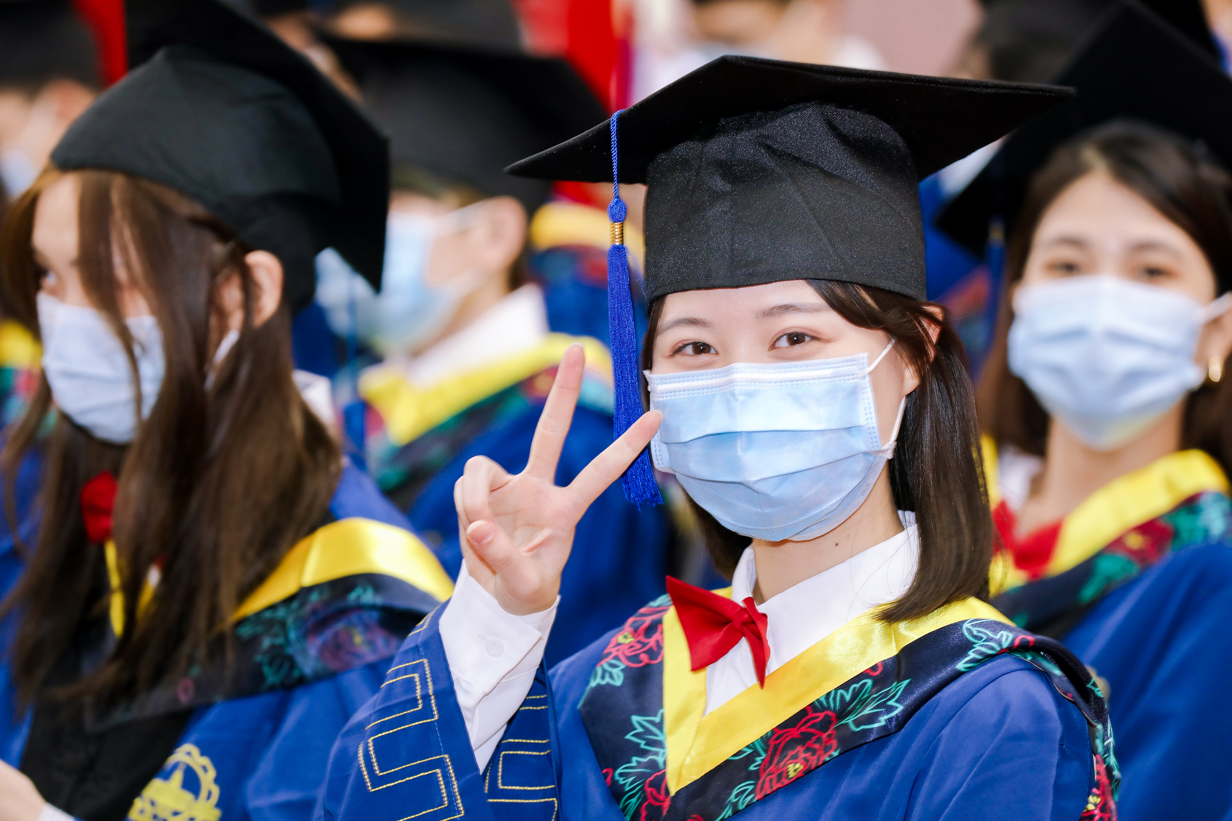 哈工<font style="color: #FF8F00 !important;">大学</font>位授予拍摄