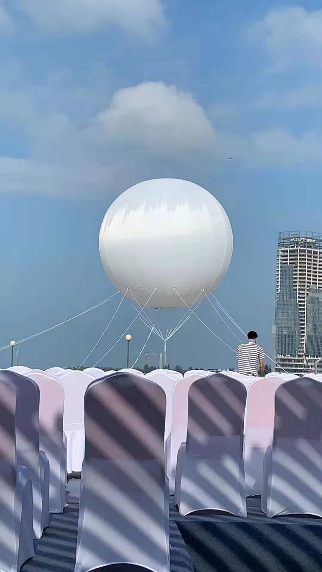 充气飘空球