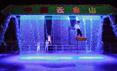 水幕秋千电影