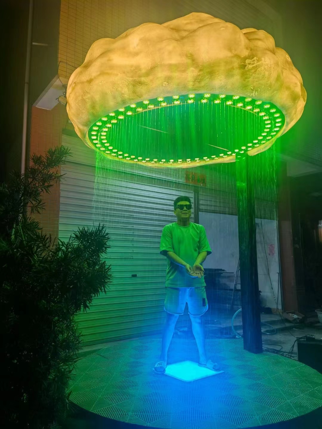 云朵灯定制创意脚踩下雨打雷云朵互动装置