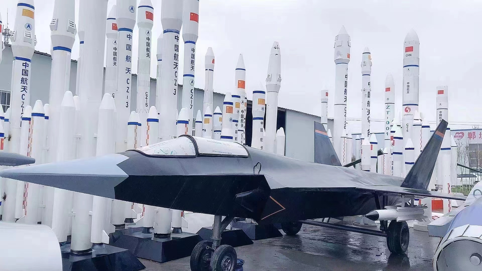 航空展航天模型展动态升空火箭对接仓空间站天宫一号祝融号火星车