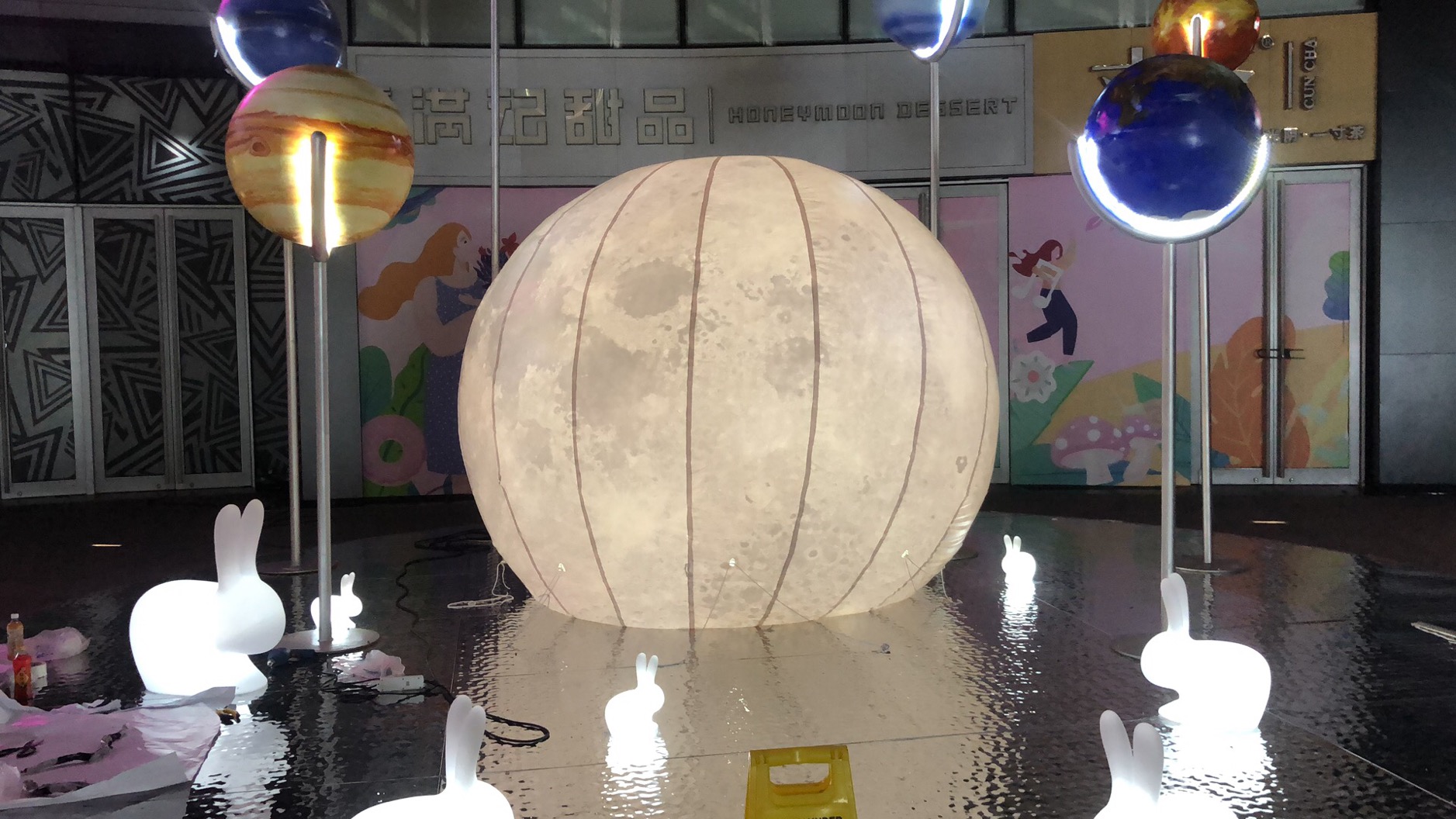 中秋节孔明灯互动装置室外防雨气膜月亮发光兔子灯租售