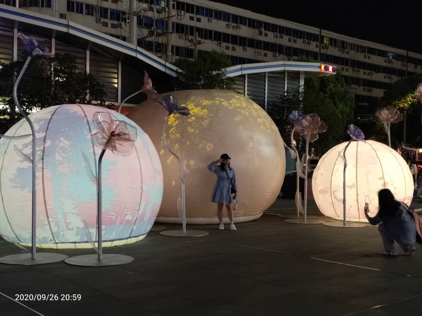 中秋节孔明灯互动装置室外防雨气膜月亮发光兔子灯租售