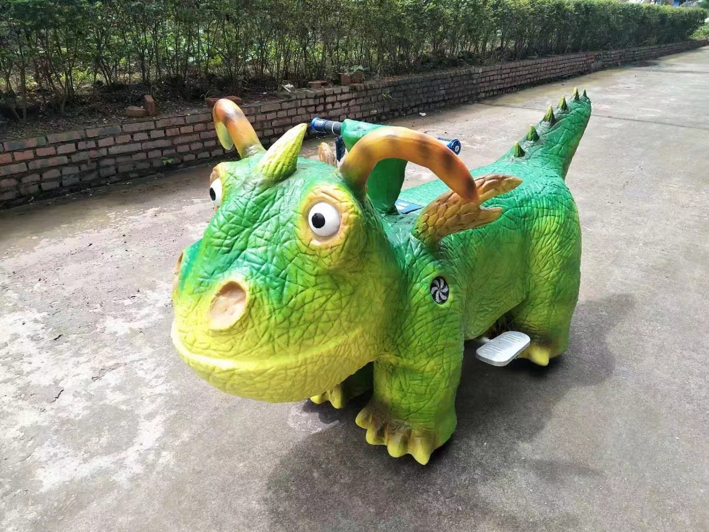 恐龙跑跑车儿童游乐