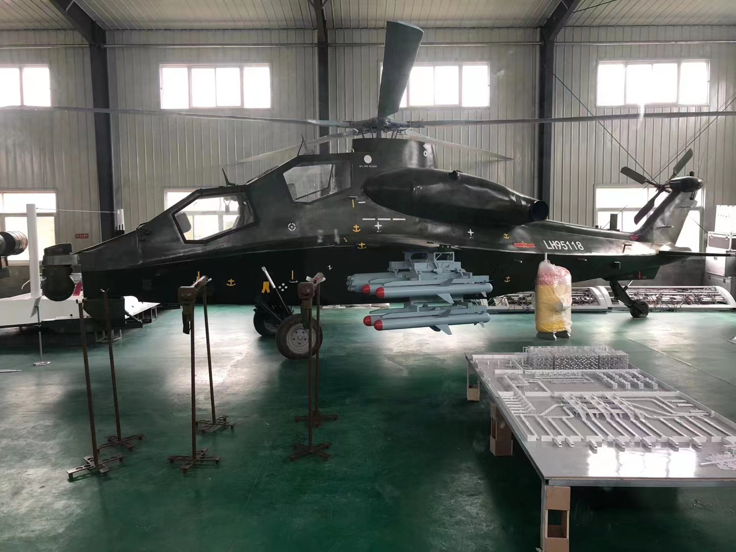 军事展军事模型飞机坦克装甲车航空母舰榴弹炮模型出租出售