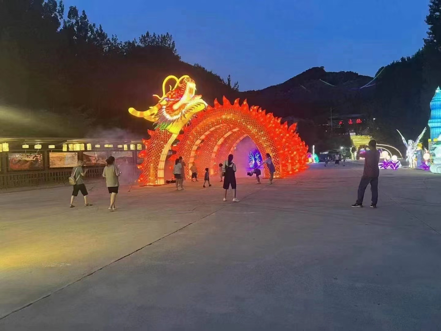 花灯彩灯，大型传统户外灯会