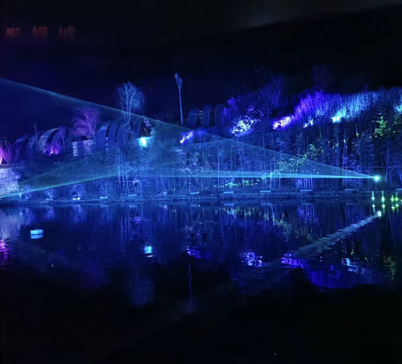 光影森林精灵世界般的夜光森林夜游