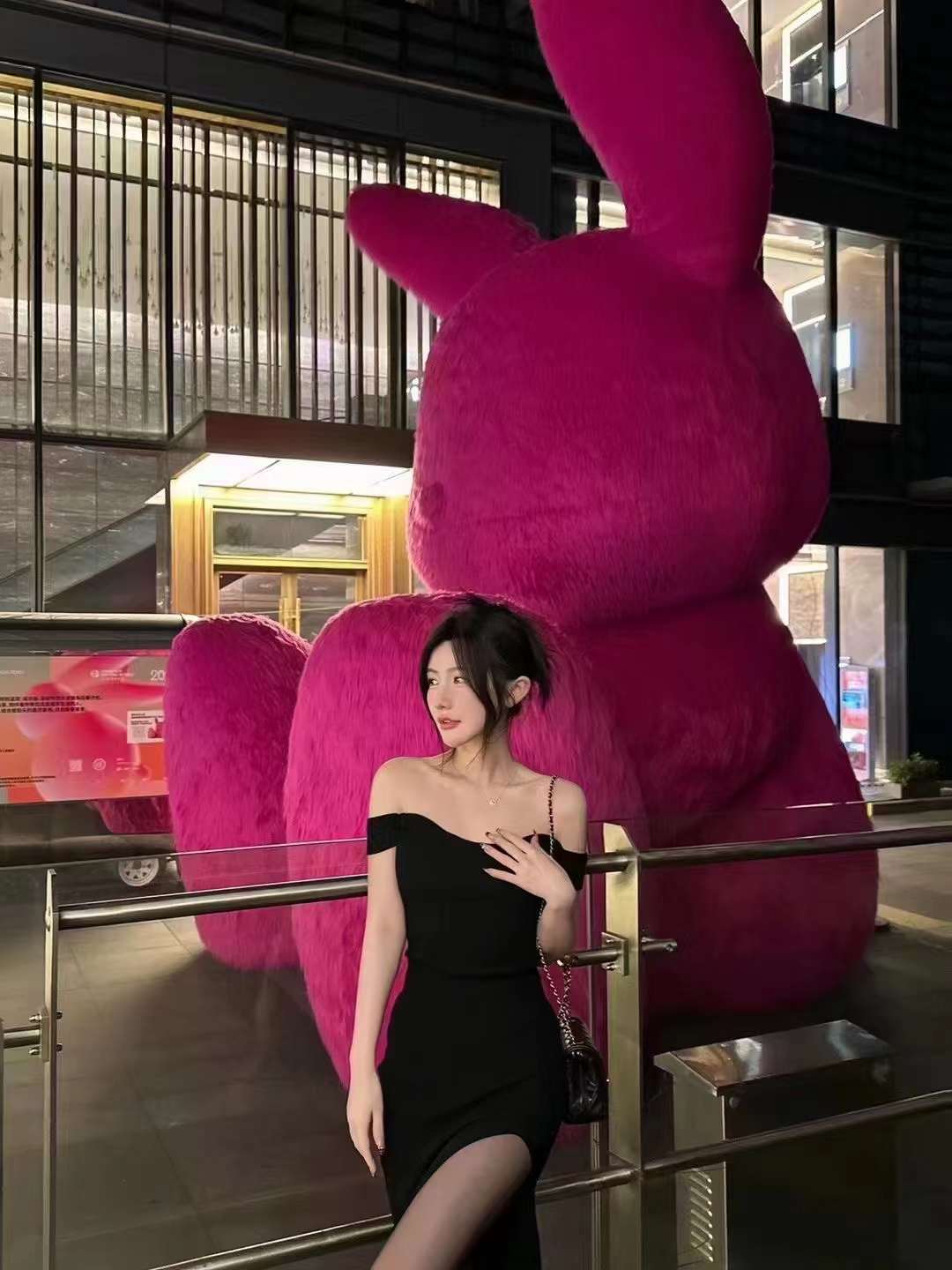 绒毛兔卡通气模 网红拍照打卡装置 节日装饰装扮用品