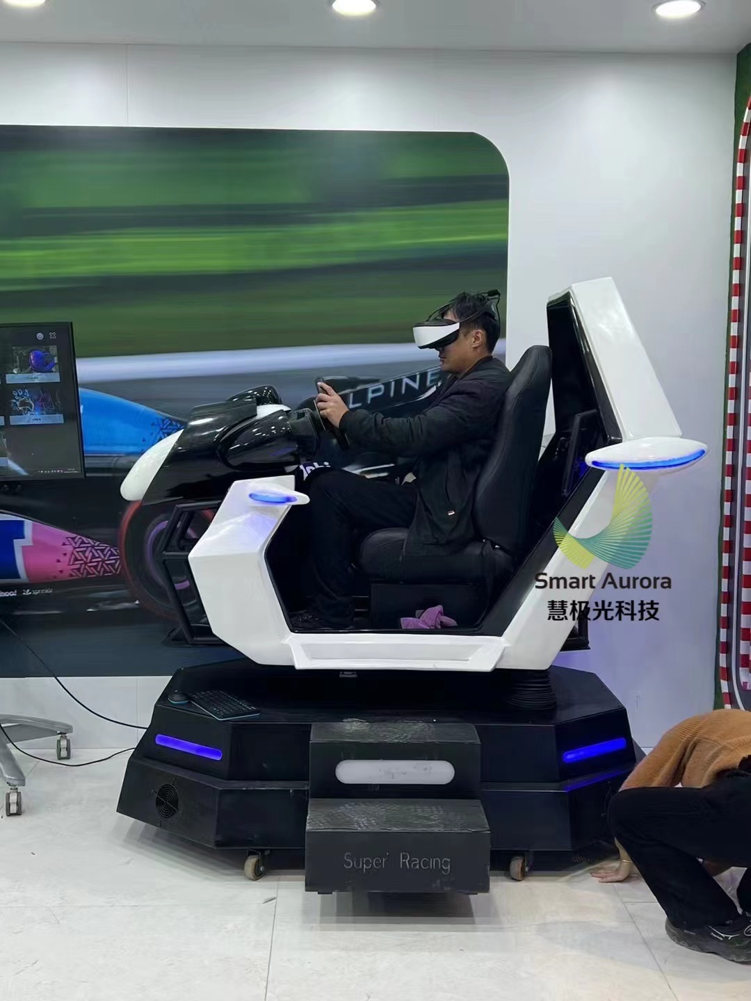 VR体感赛车 沉浸式VR赛车驾驶 汽车展台展厅暖场装置道具