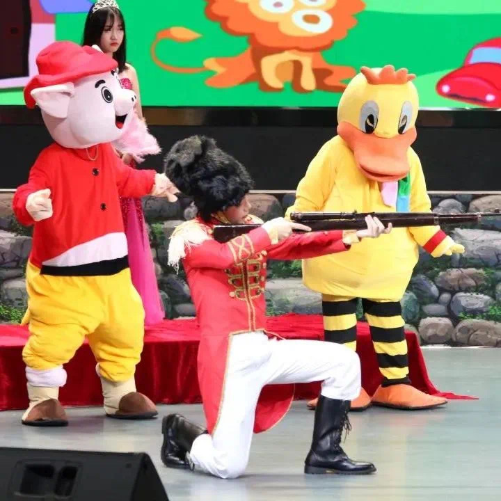 儿童剧——坚定的锡兵