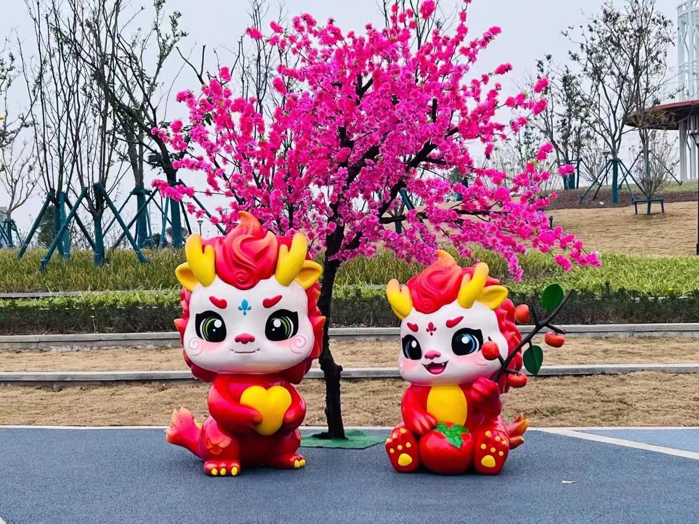 龙年美陈IP互动拍照打卡售楼公园商场春节装饰雕塑
