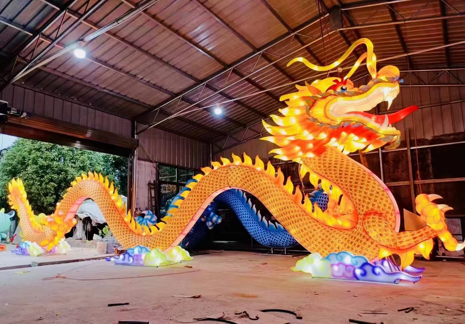 龙行龘龘