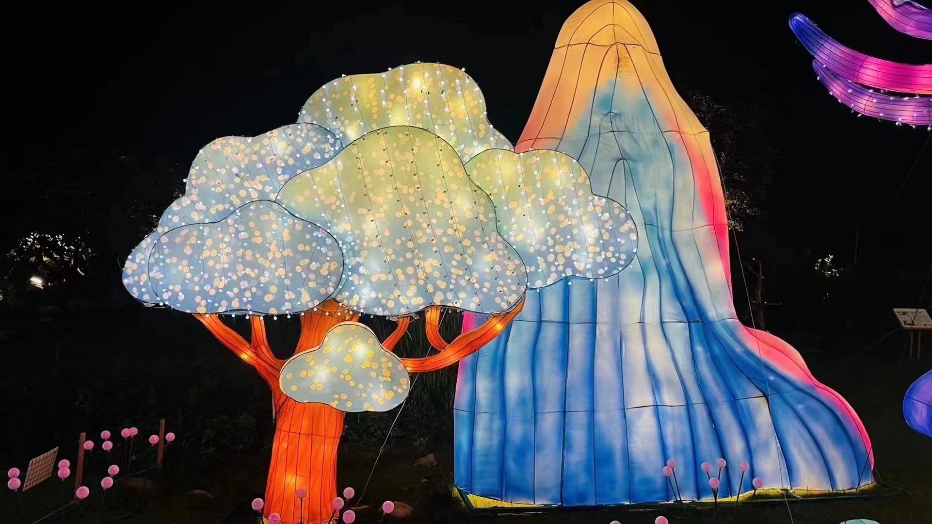 花灯厂家山海经系列彩灯奇形异兽造型