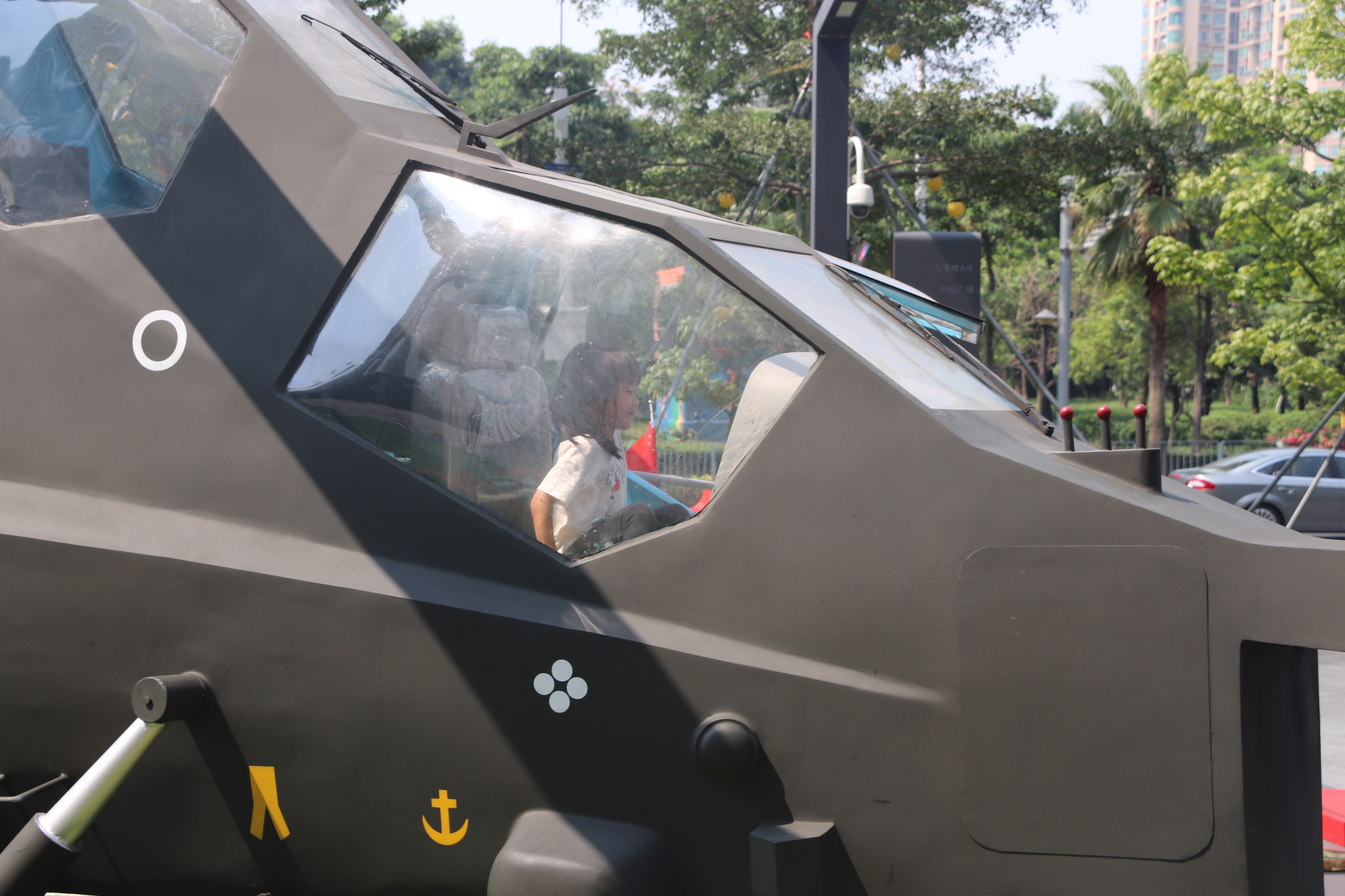 军事模型展国防教育军工展武直十武装直升机