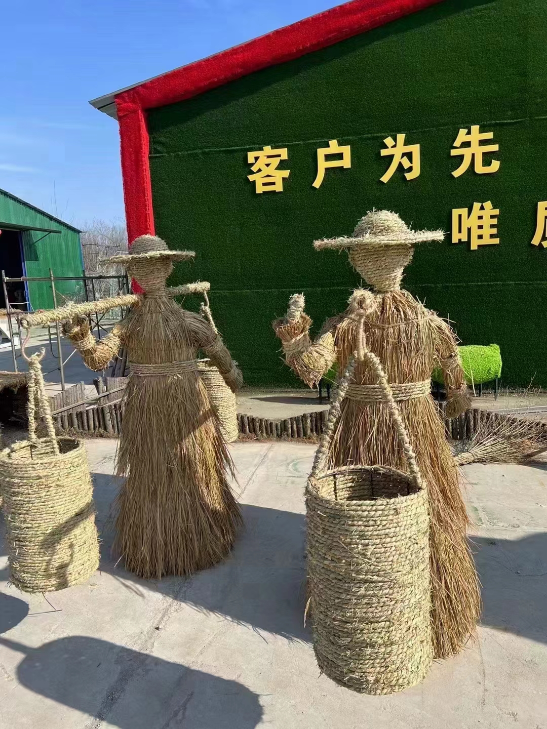 稻草人绿雕景观大型动物艺术农场景区农家乐大猩猩谷仓摆件