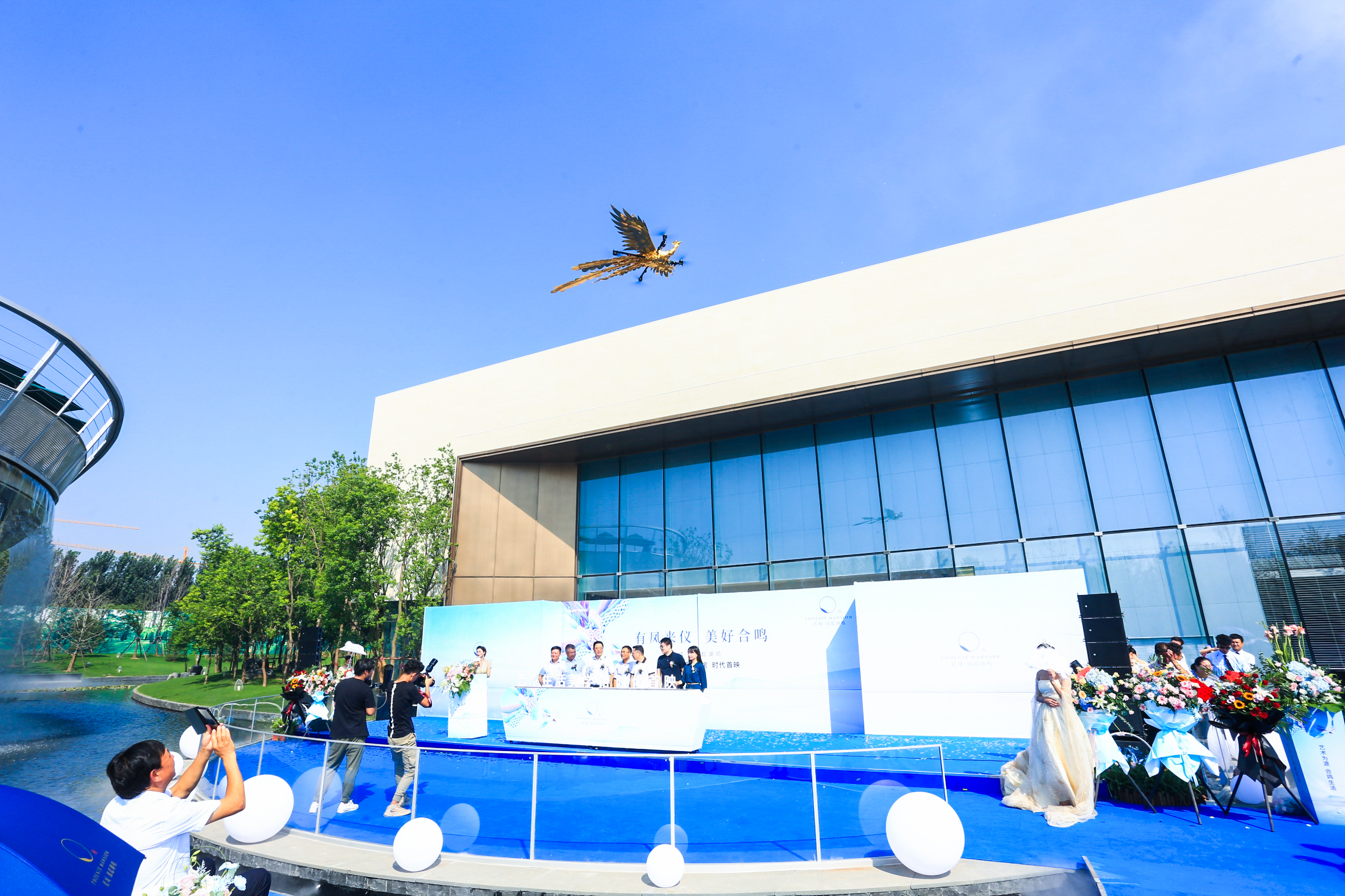 浙江湖州碧桂园IN嘉湖凤凰无人机表演