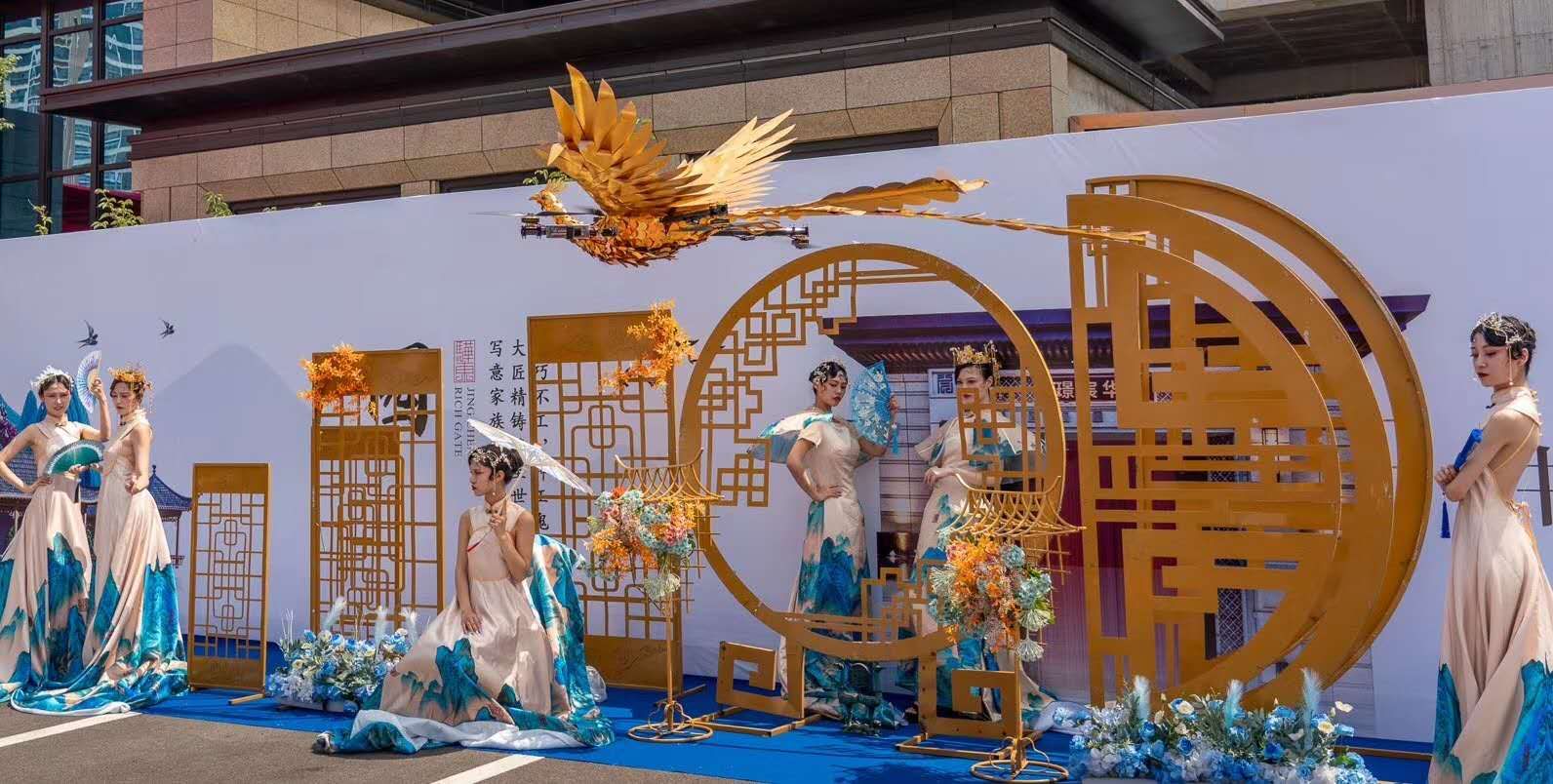 浙江湖州碧桂园IN嘉湖凤凰无人机表演