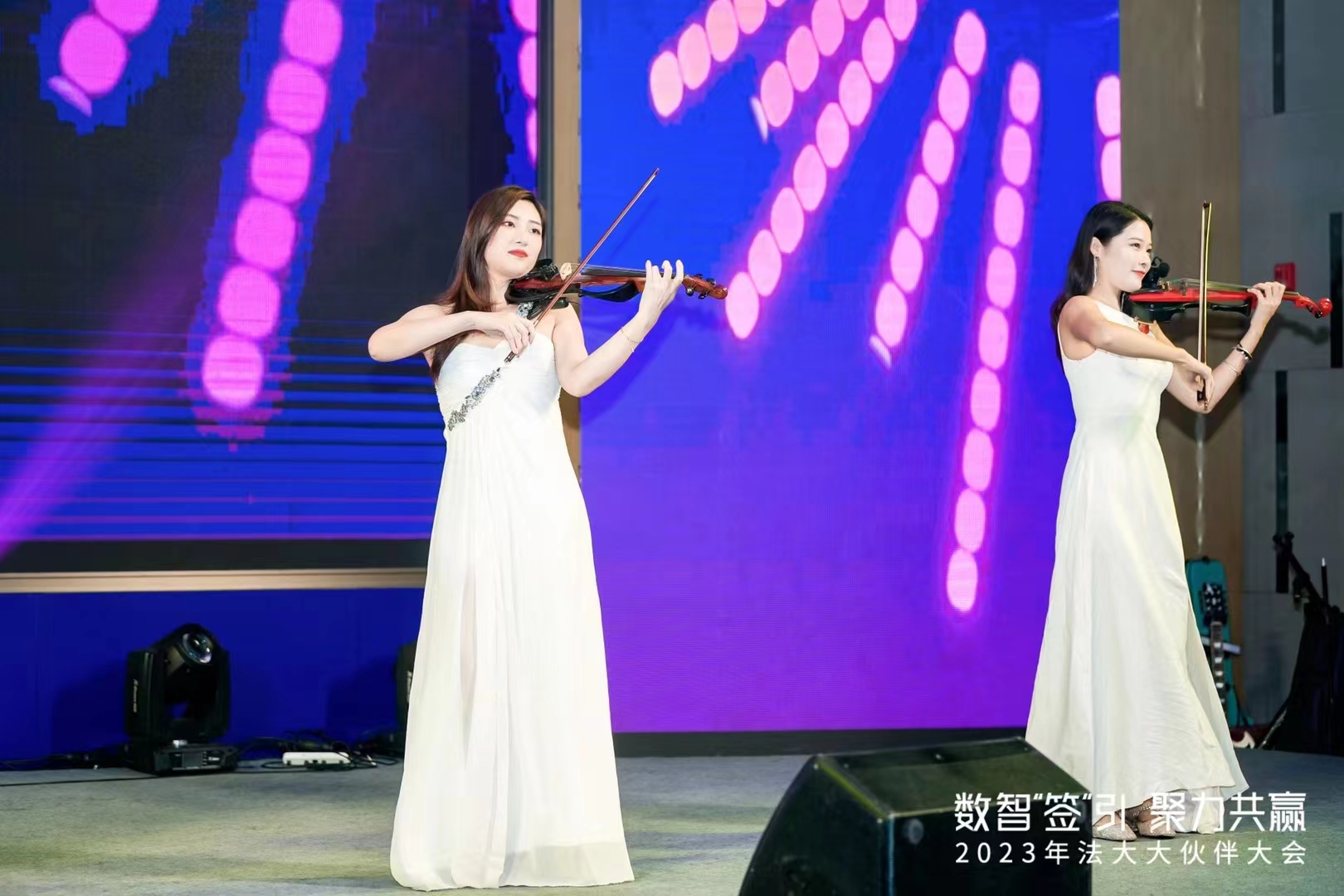 小提琴，大提琴，各种乐器