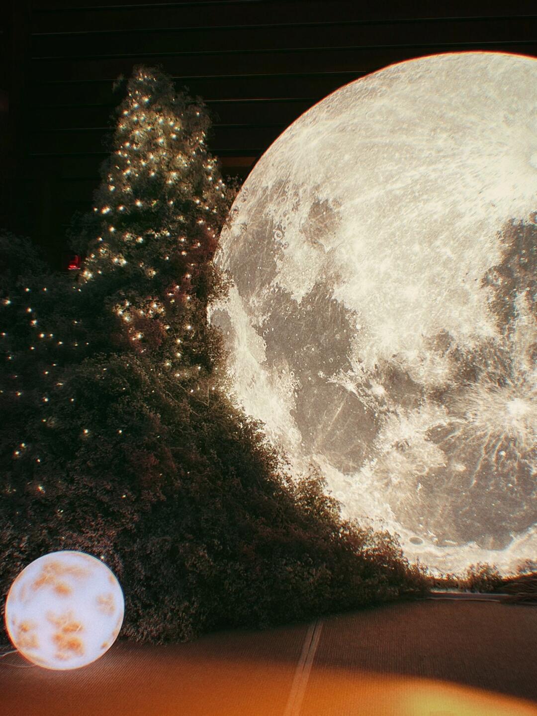 中秋圆月