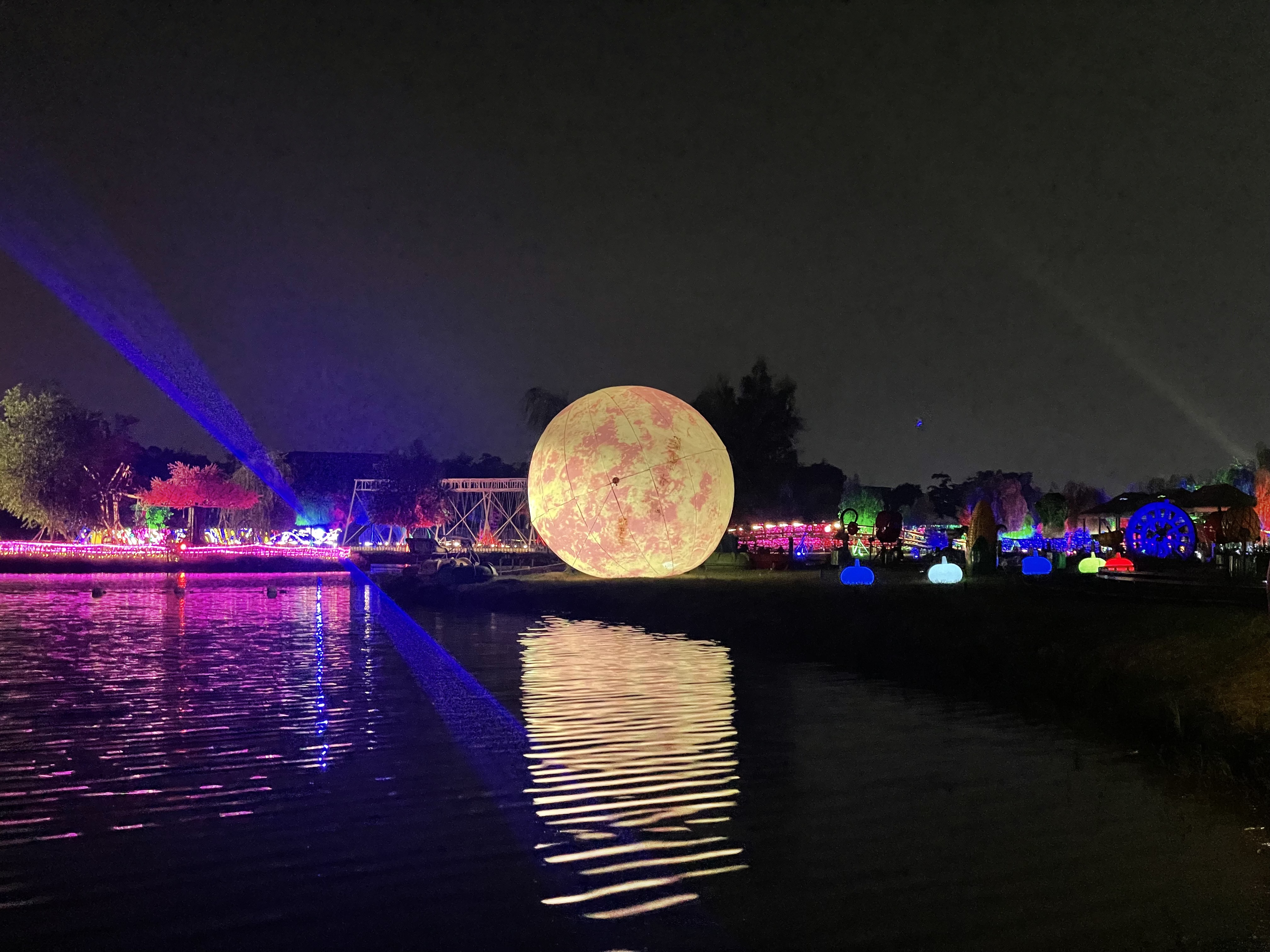 中秋圆月
