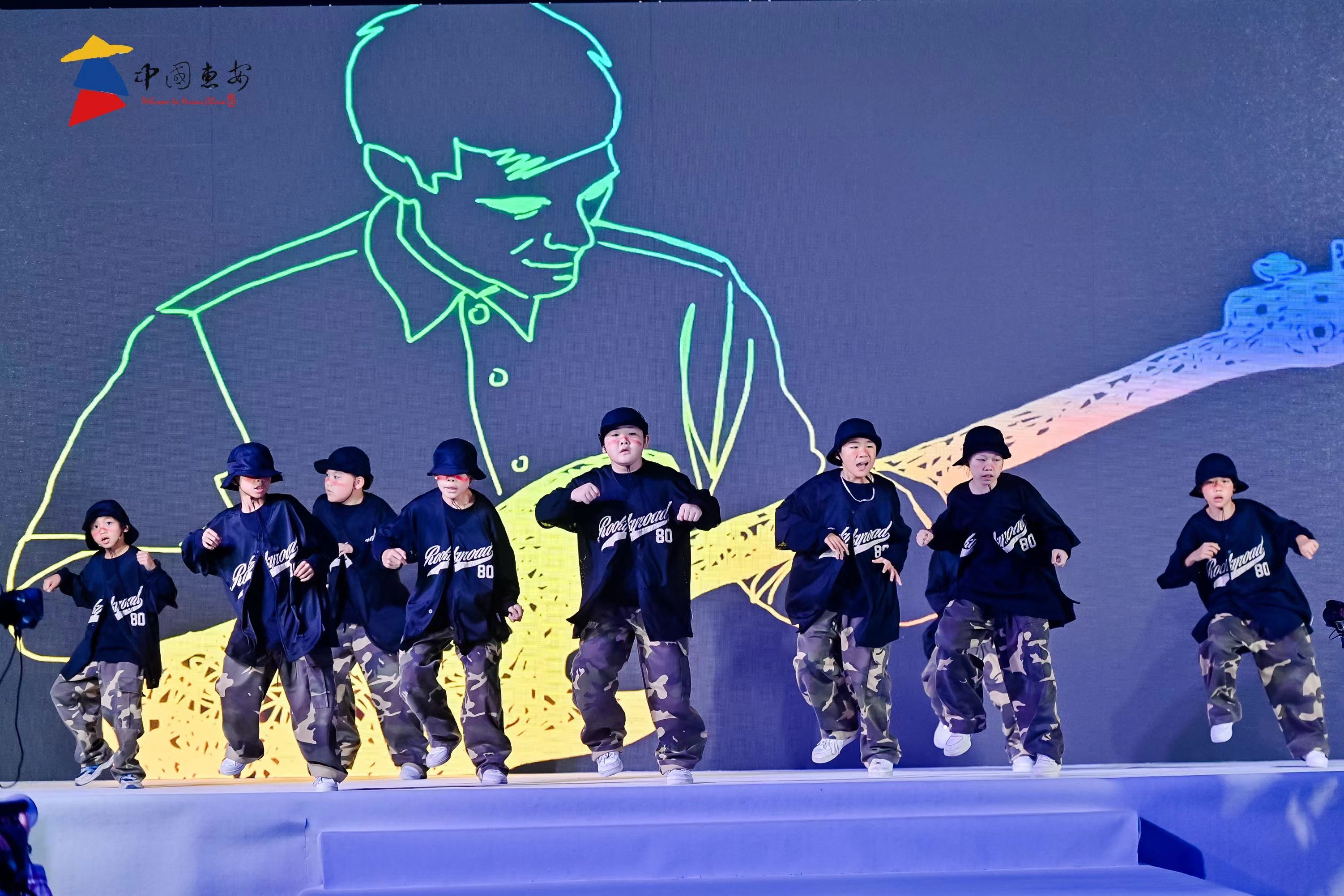惠安校服产业2025春夏新品发布会