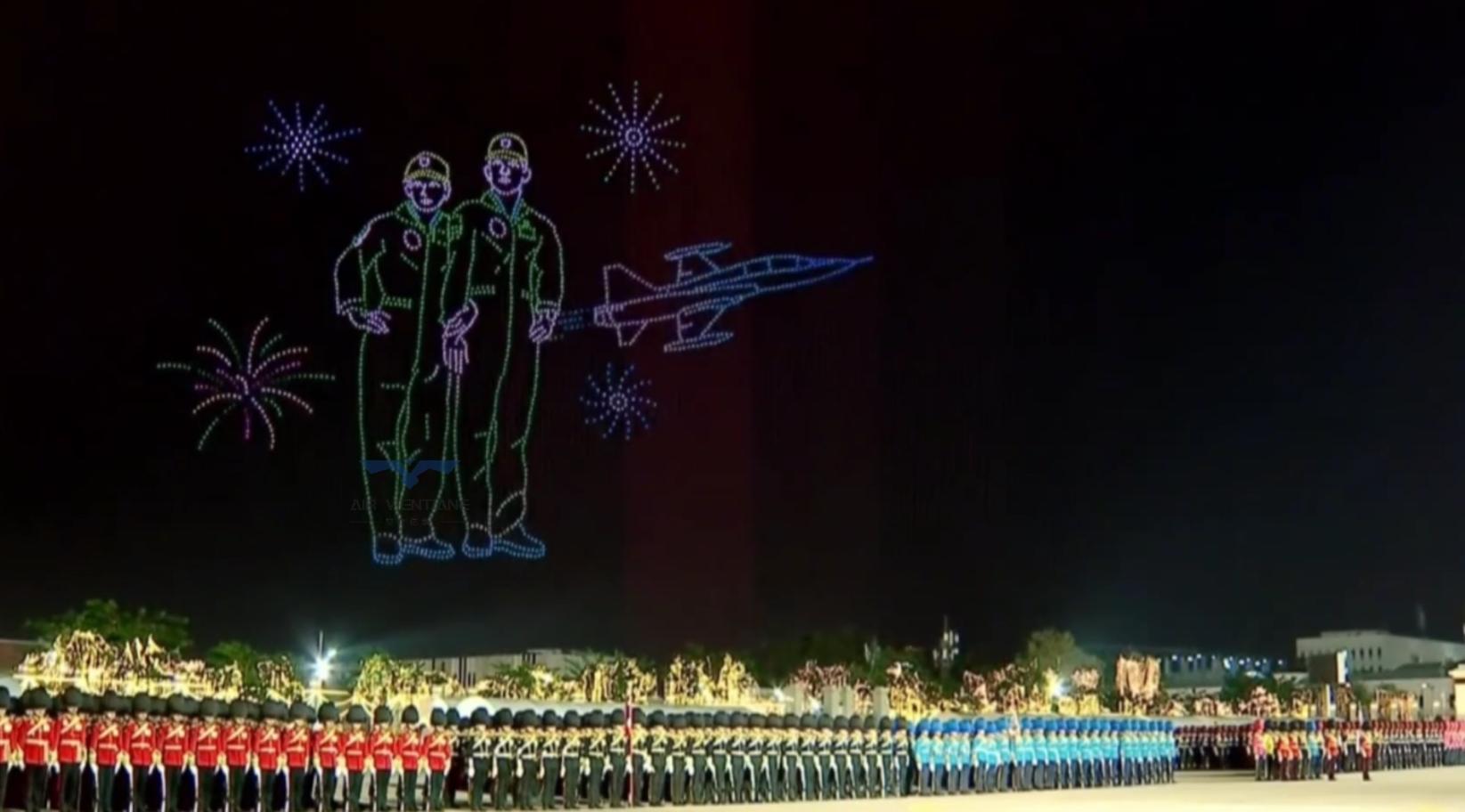 泰国国王72岁生日大阅兵，中国2000台无人机现场助阵 