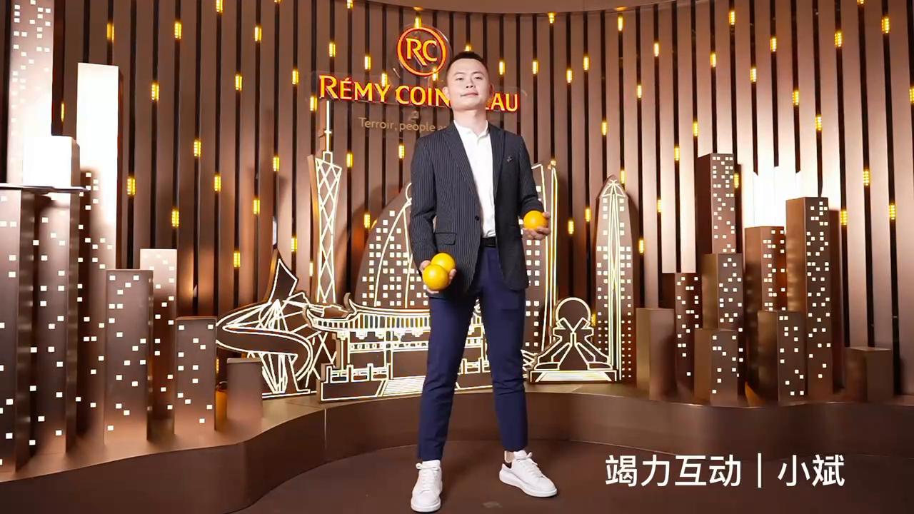 人头马-大理-格莱美机械臂拍照