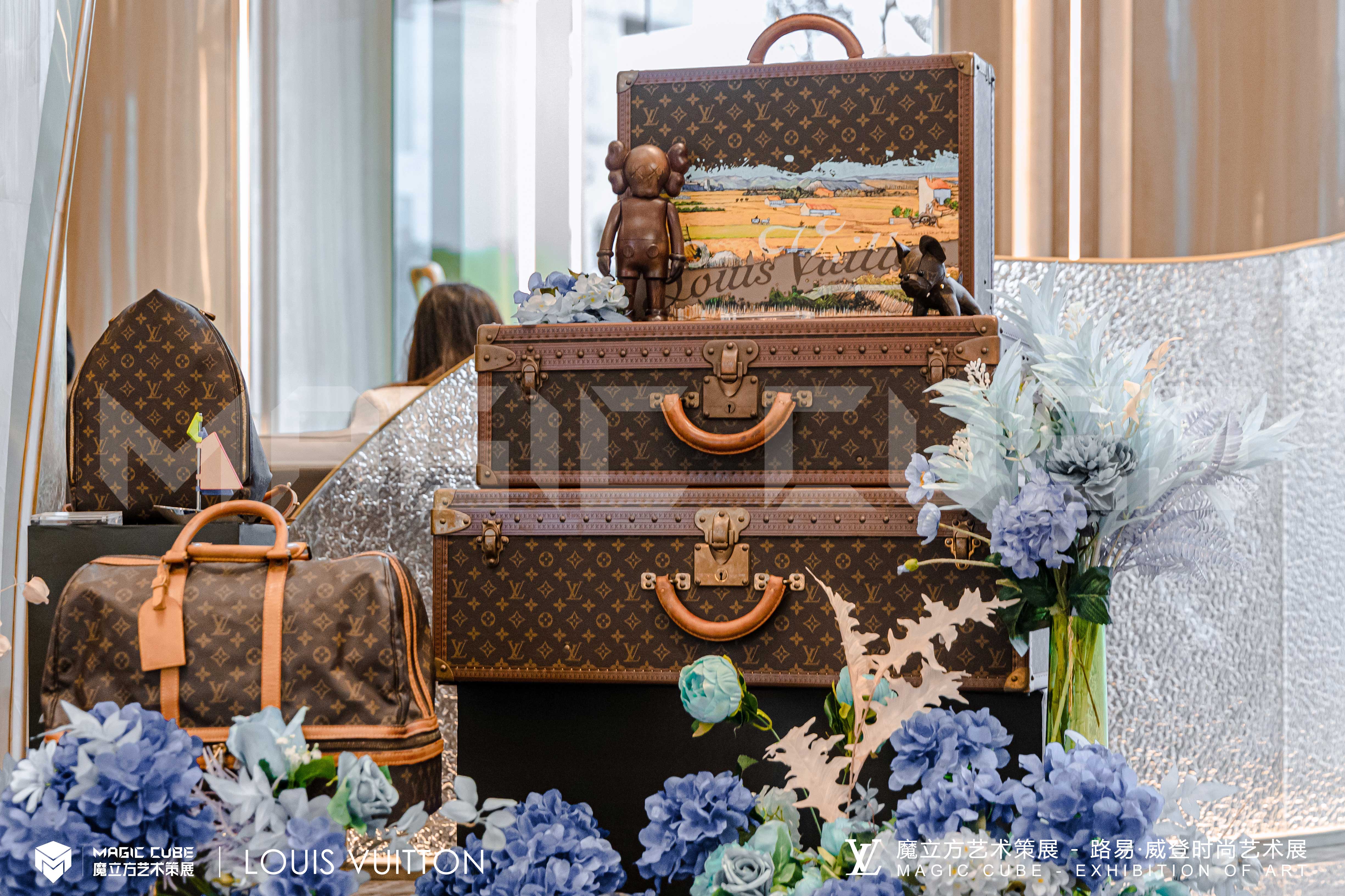 LV 路易威<font style="color: #FF8F00 !important;">登</font>箱包艺术展 福州站展览美陈,艺术展,美陈全年,五一中秋国庆等节假日