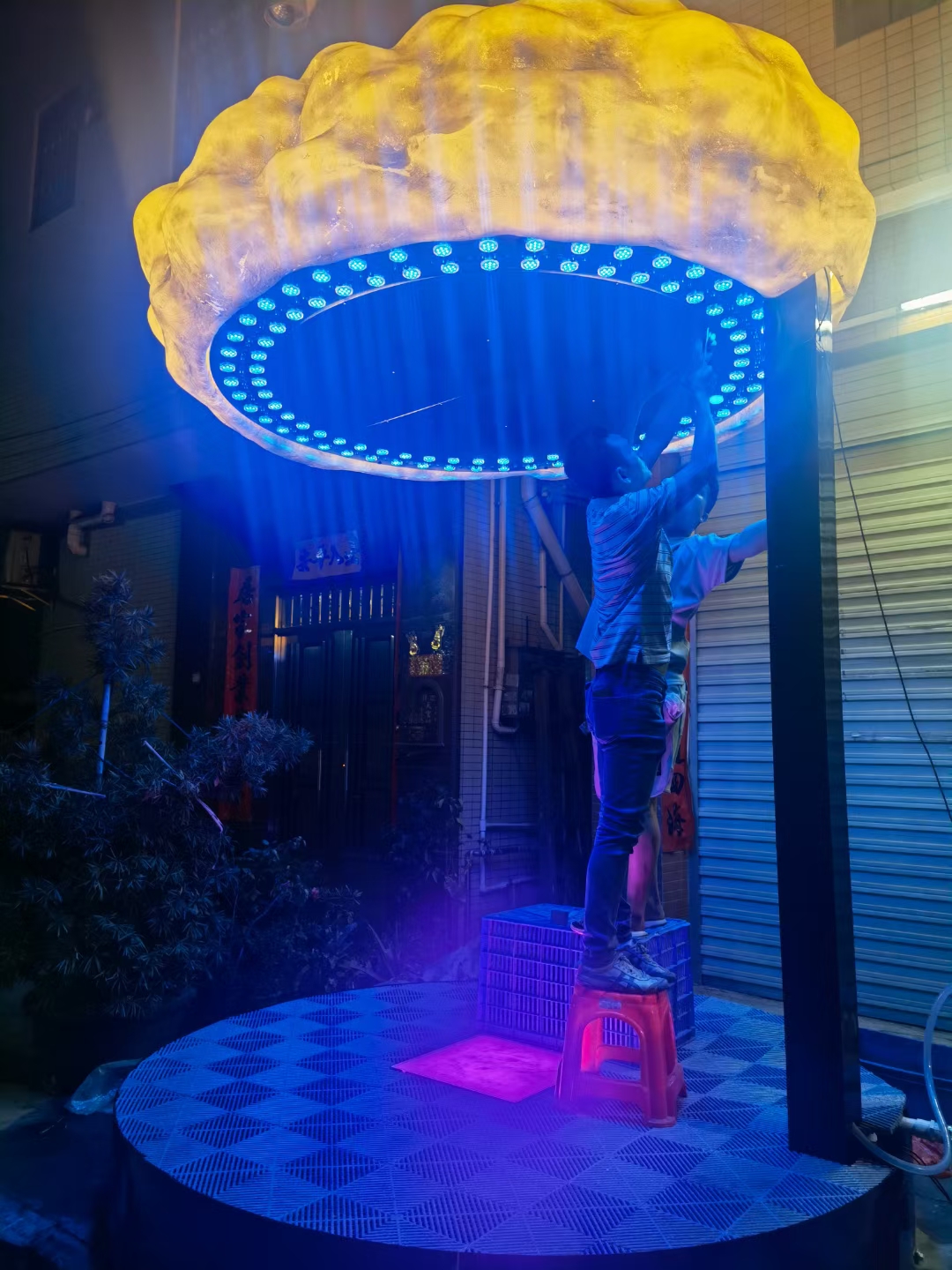 LED互动感应蘑菇云朵雨帘公园景区装饰灯