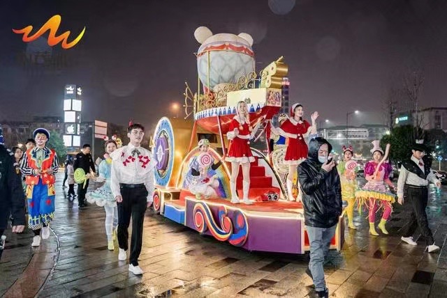 湖南大型巡游花车出租出售可承载十人左右