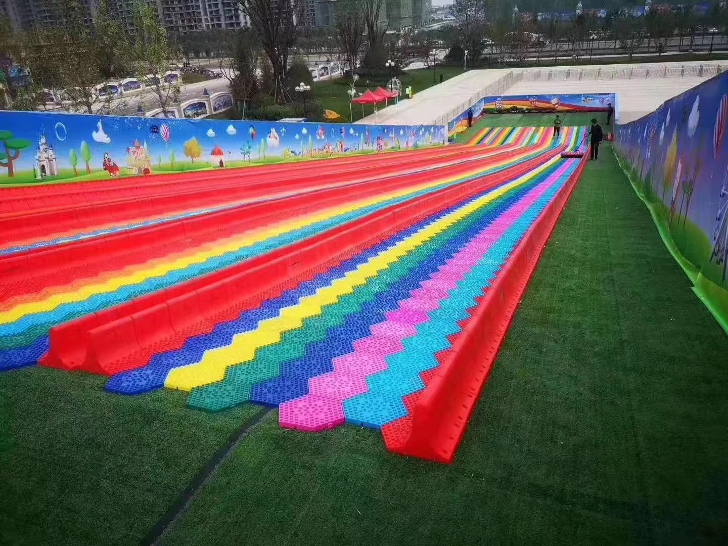 彩虹滑道 七彩滑道