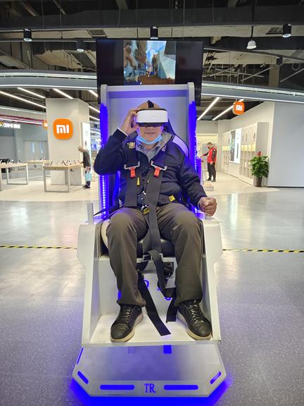VR滑雪VR飞机VR旋转VR赛车VR射击