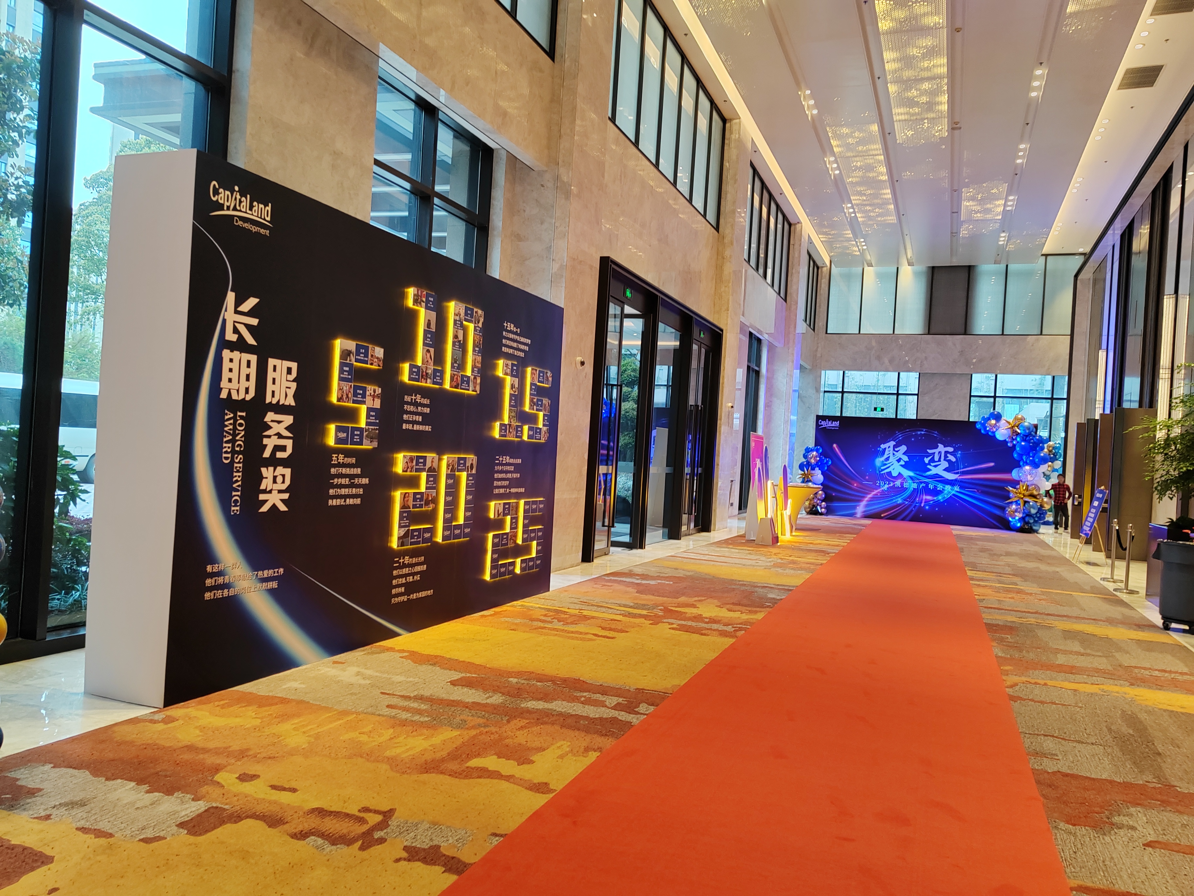 舞台灯光音响LED屏木结构