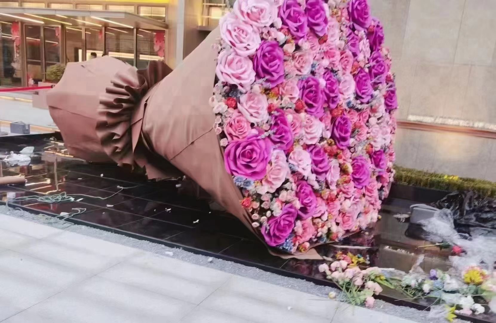 巨型玫瑰花束