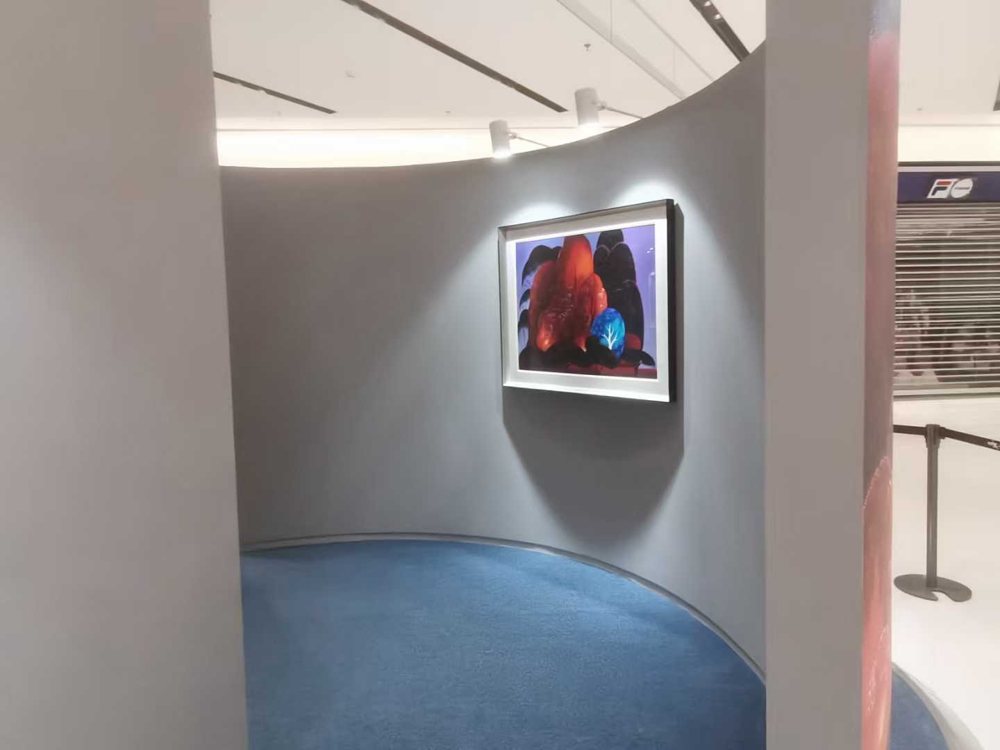 展览美陈制作-梦幻现实主义版画展