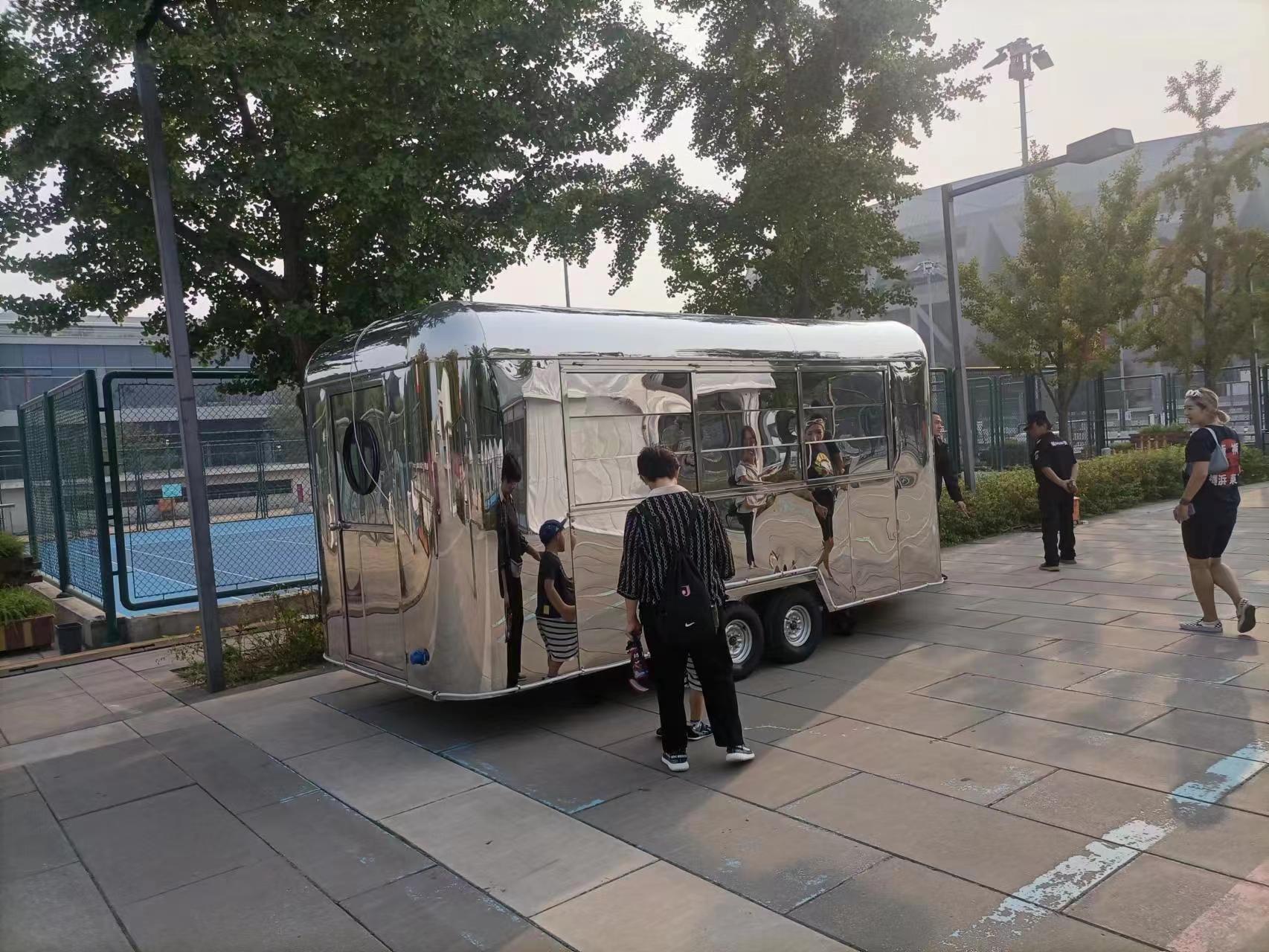京津冀镜面车出租  镜面餐车 咖啡车出租