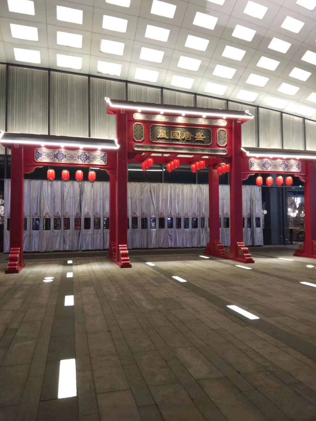 商业美陈制作-郑州万达广场