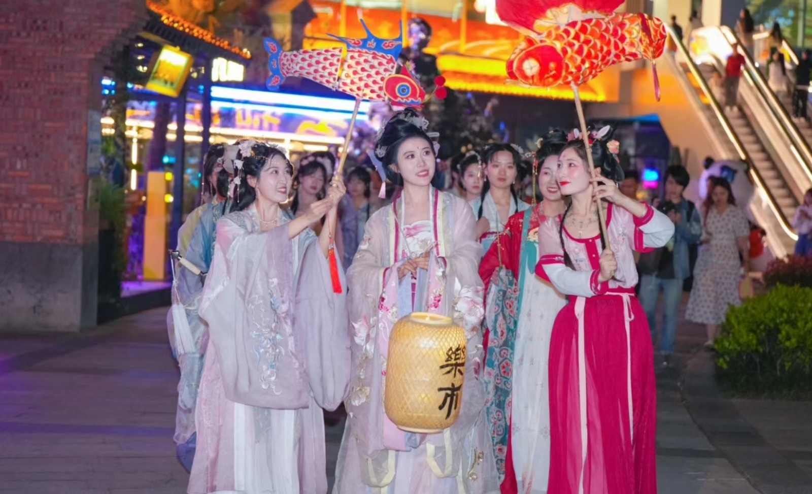 礼仪模特巡游cosplay