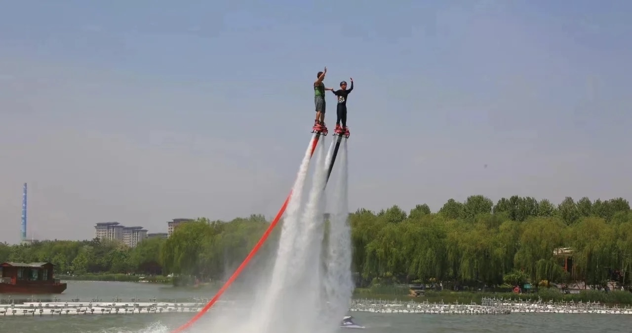 水上飞人商演活动暑假<font style="color: #FF8F00 !important;">秋季</font>引流好资源带来商