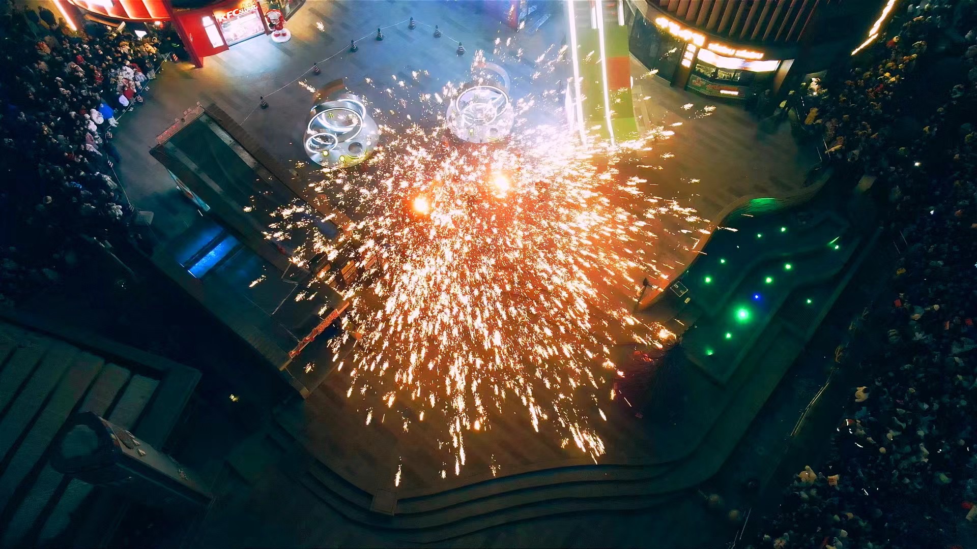 非遗打铁花 铁树银花