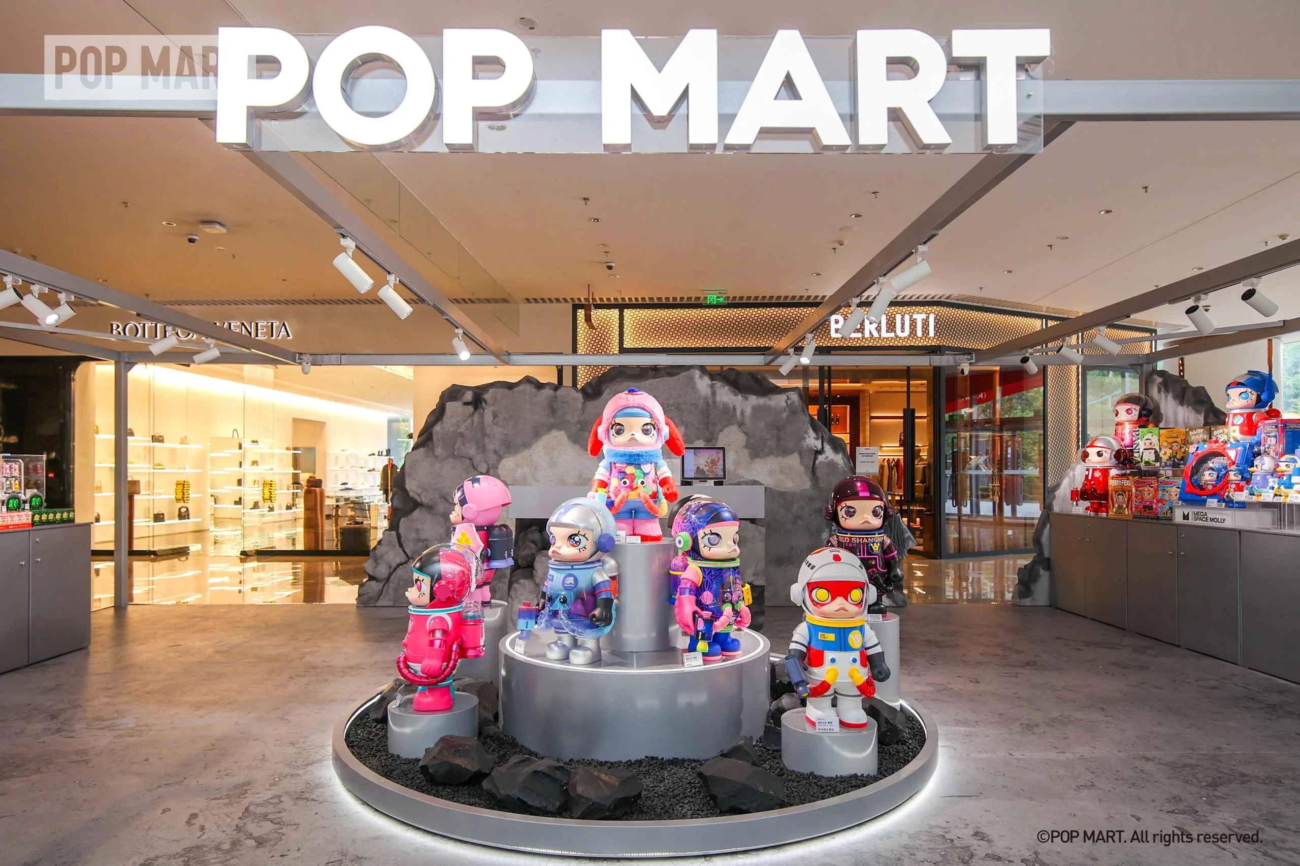 POP MART SPACE MOLLY星际漫游主题快闪