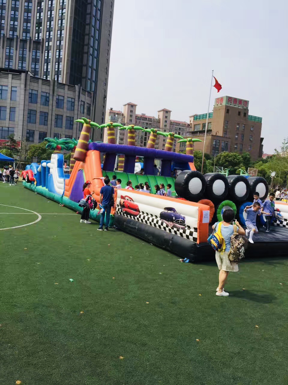 大型陆地闯关出租
