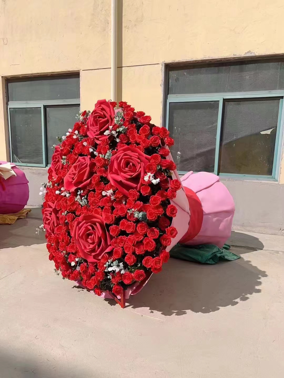  美陈大花束玫瑰鲜花摆件鲜花摆件