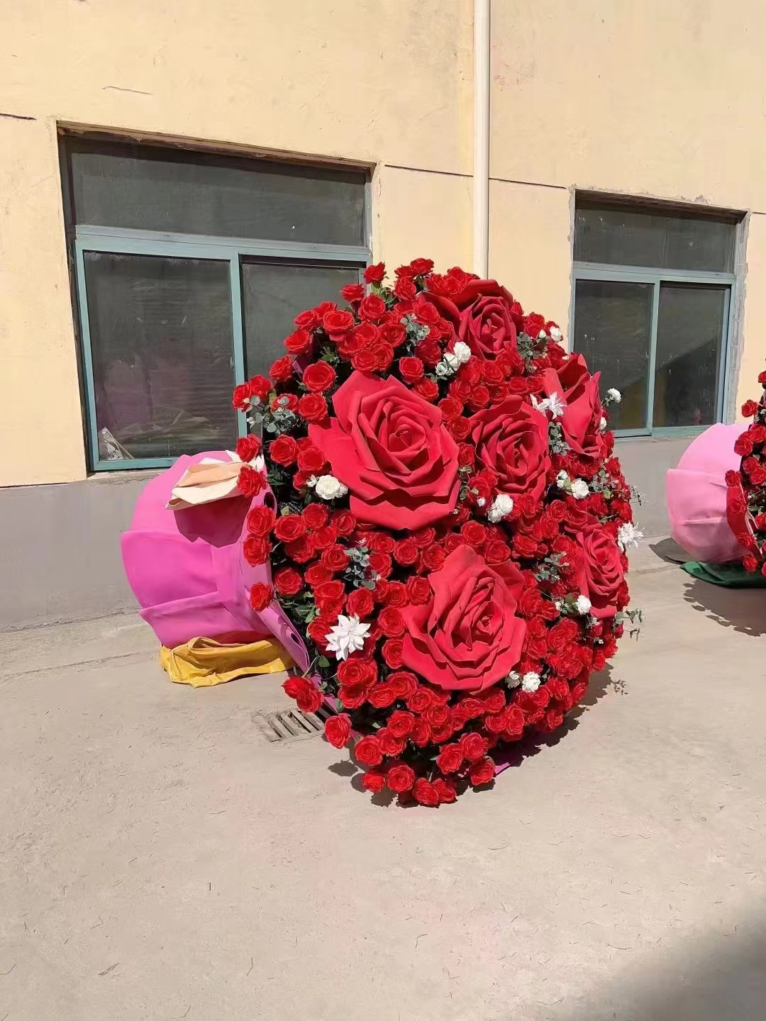  美陈大花束玫瑰鲜花摆件鲜花摆件